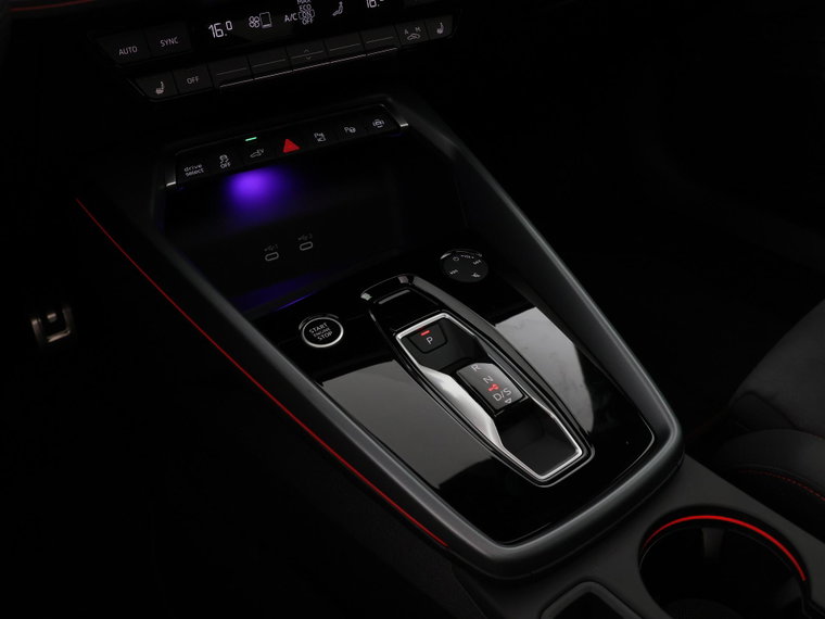 Vehicle Image 28