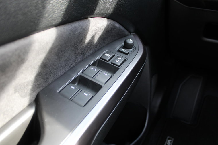 Vehicle Image 24