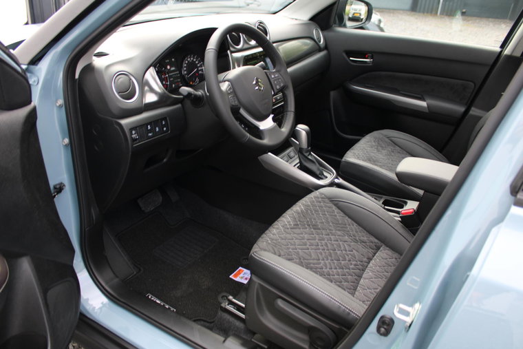 Vehicle Image 9