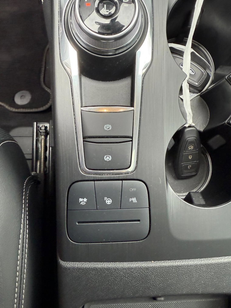 Vehicle Image 24
