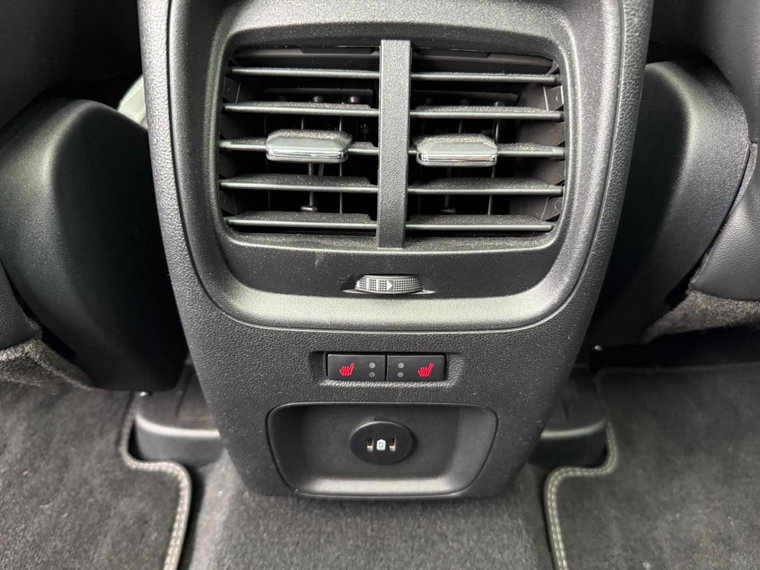 Vehicle Image 28
