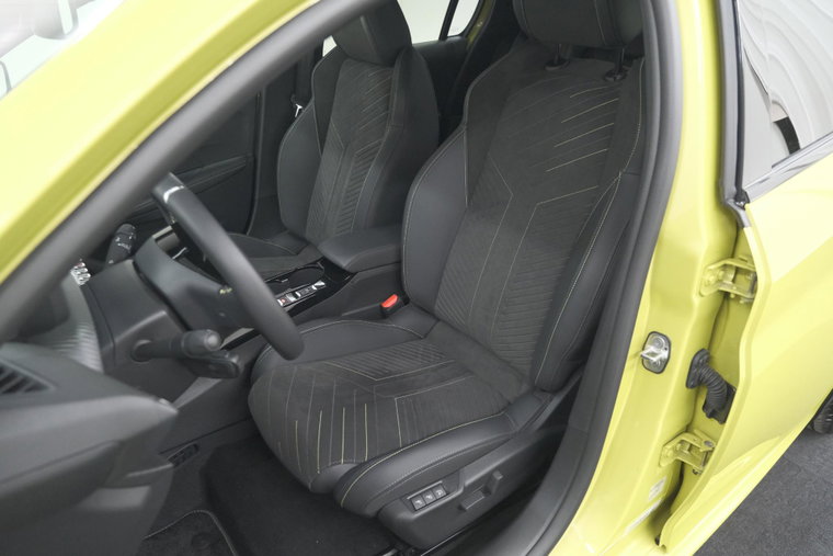 Vehicle Image 24
