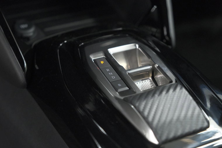 Vehicle Image 32