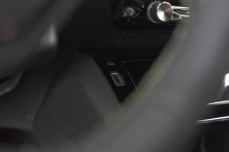 Vehicle Image 33
