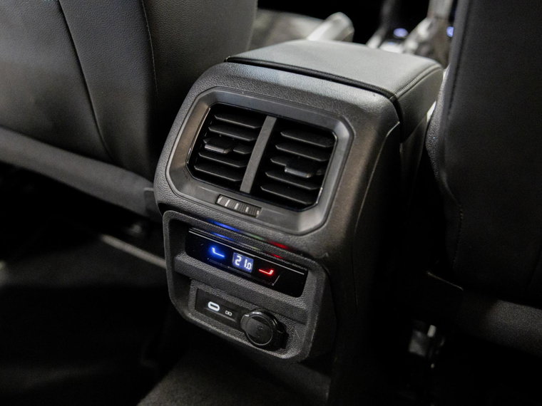 Vehicle Image 40