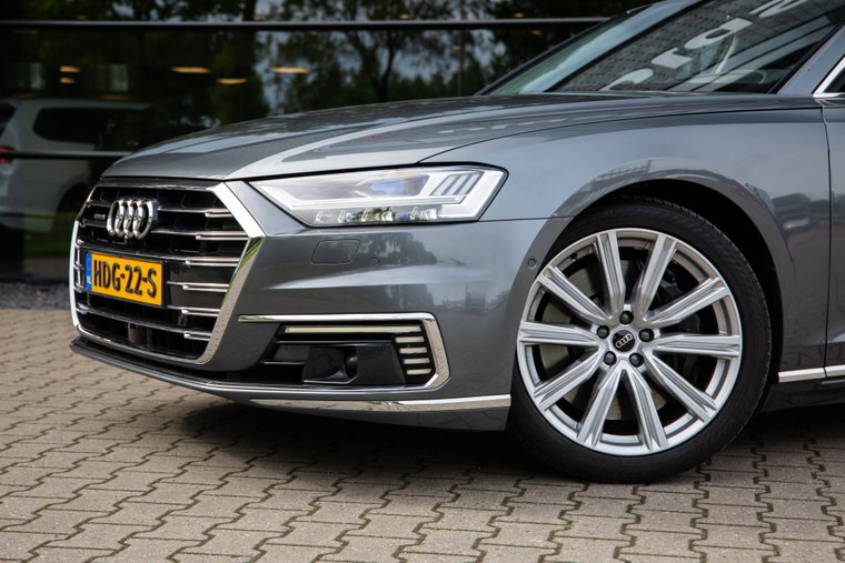 Vehicle Image 9