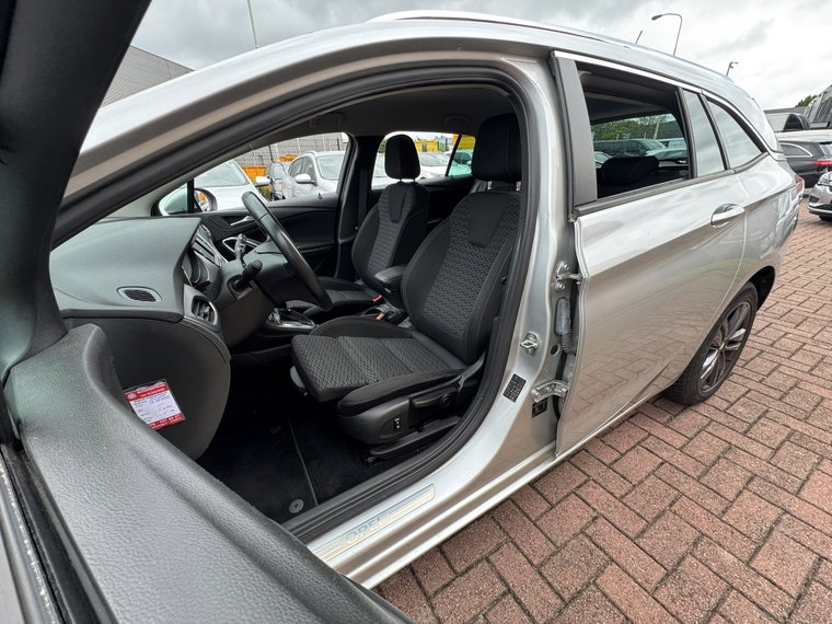 Vehicle Image 17