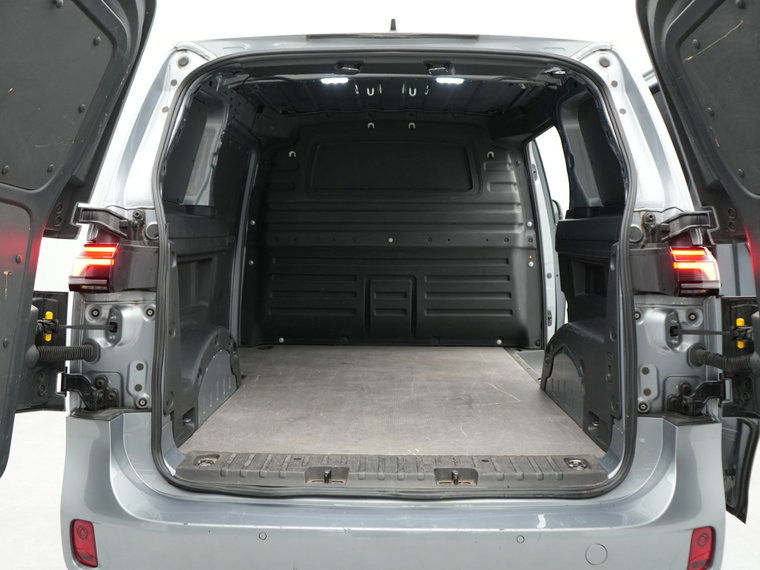Vehicle Image 28