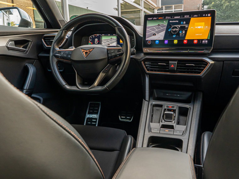 Vehicle Image 25