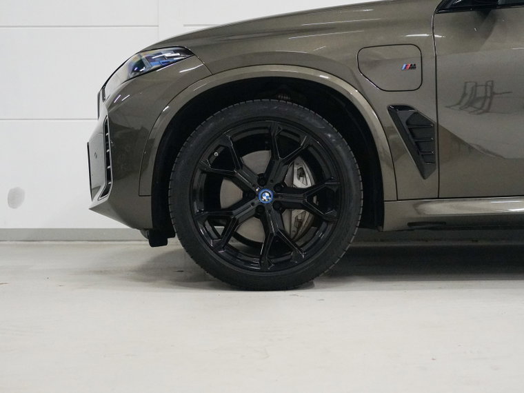 Vehicle Image 43