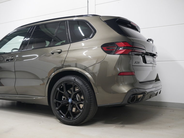 Vehicle Image 45