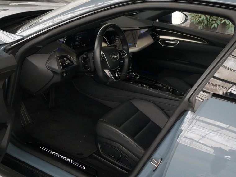 Vehicle Image 40