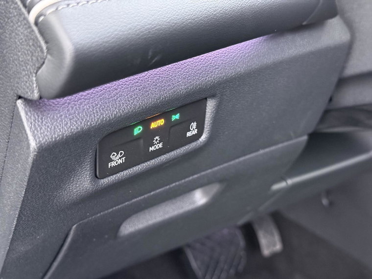 Vehicle Image 24