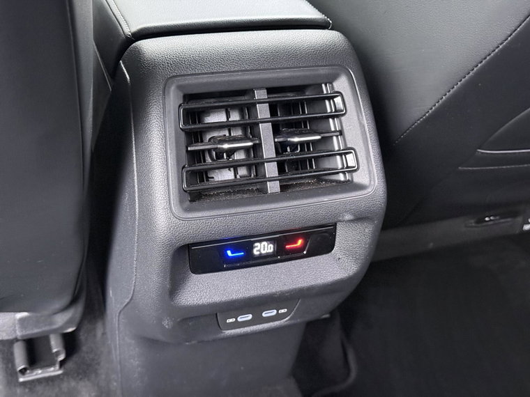 Vehicle Image 27