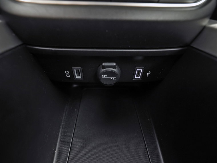 Vehicle Image 24