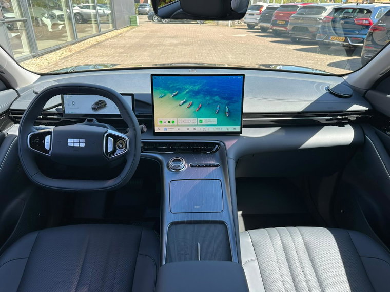 Vehicle Image 11