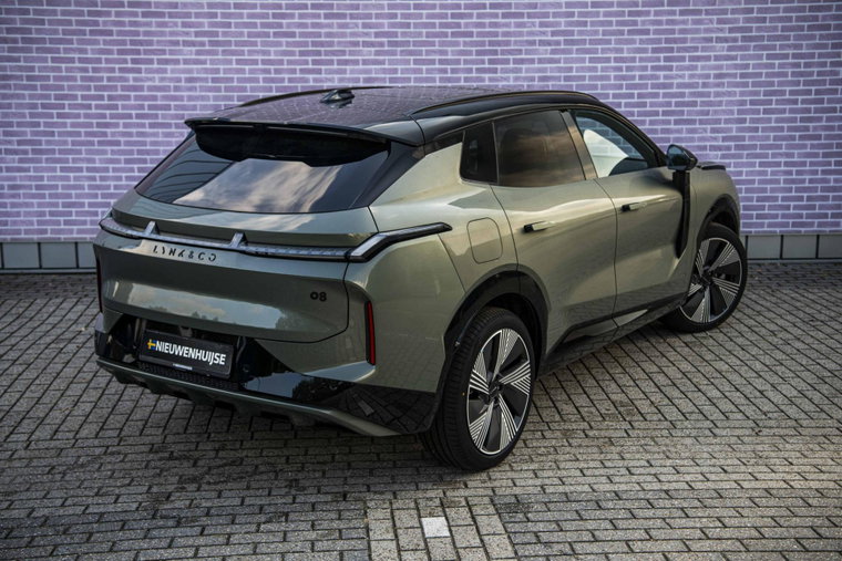 Vehicle Image 25