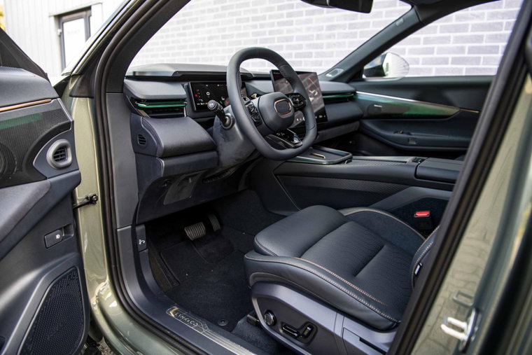 Vehicle Image 11
