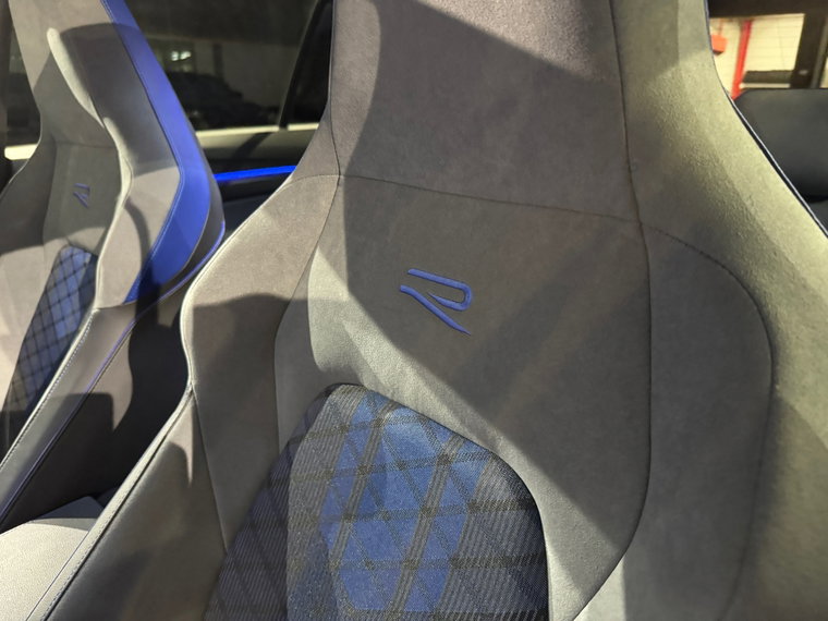 Vehicle Image 33