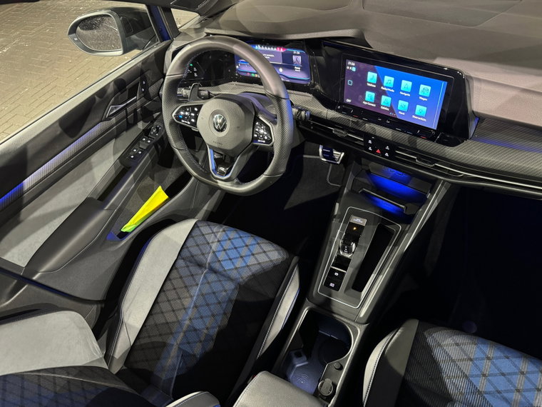 Vehicle Image 35