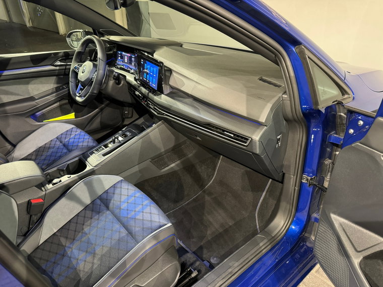 Vehicle Image 36