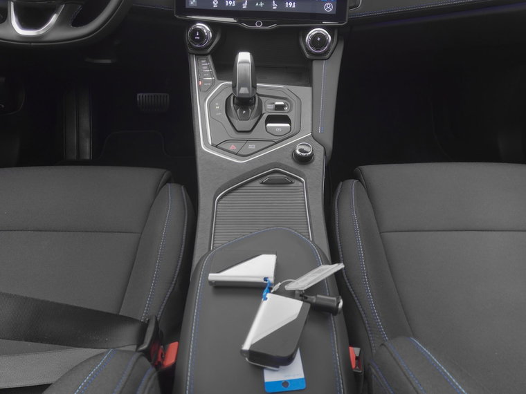 Vehicle Image 12