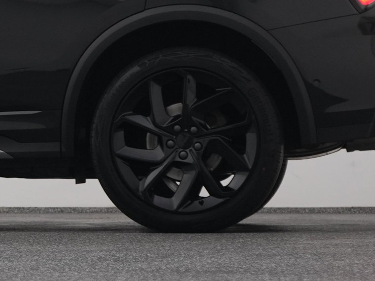 Vehicle Image 40