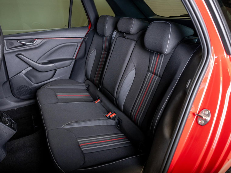 Vehicle Image 9