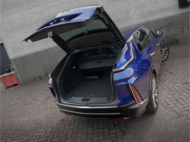 Vehicle Image 25