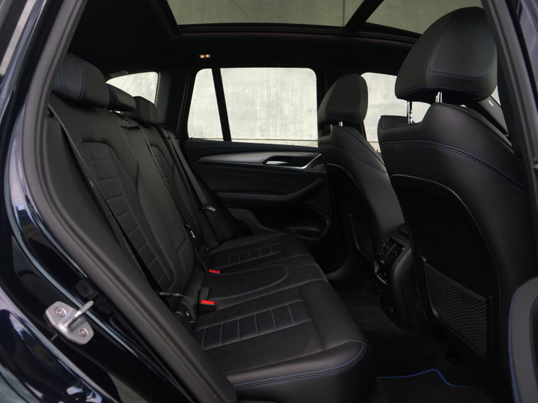 Vehicle Image 33
