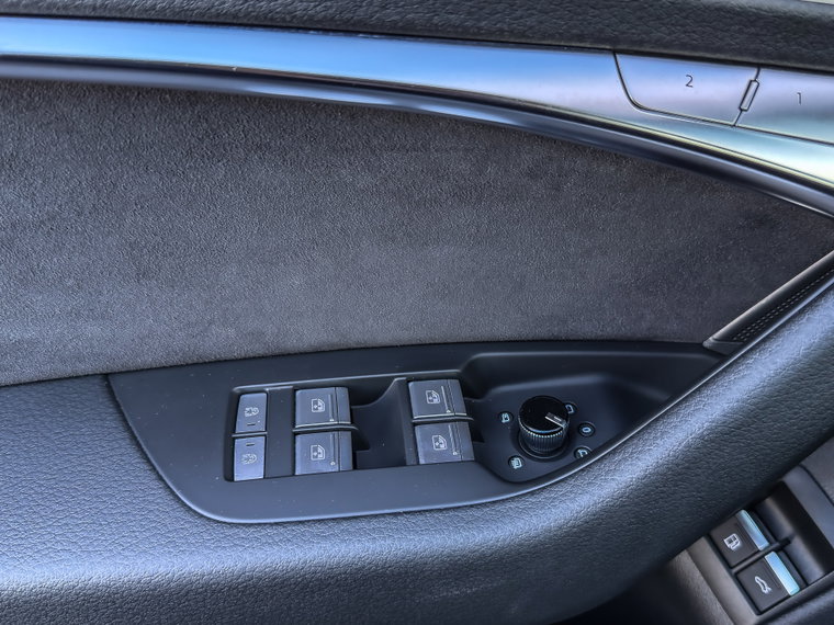 Vehicle Image 50