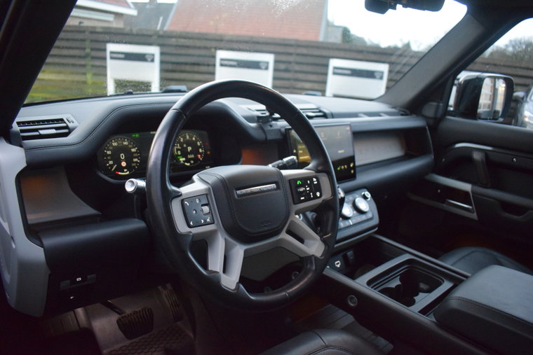 Vehicle Image 13