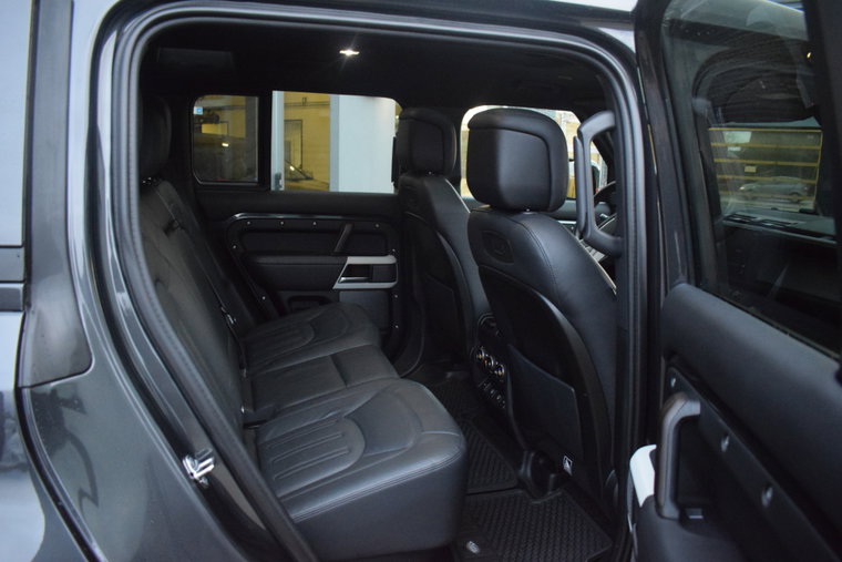 Vehicle Image 9