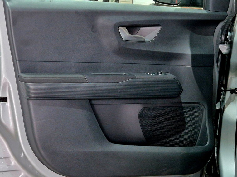 Vehicle Image 38
