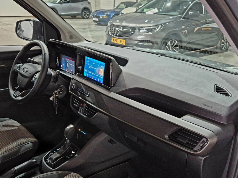 Vehicle Image 40