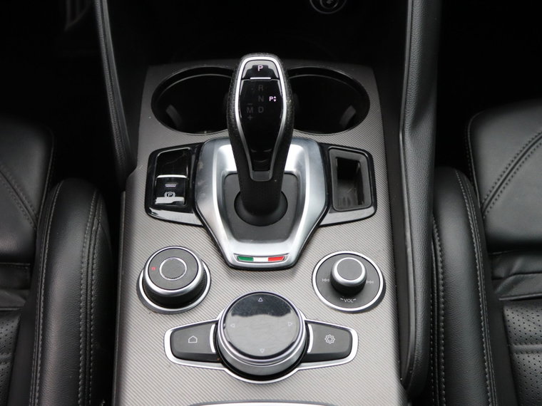 Vehicle Image 23