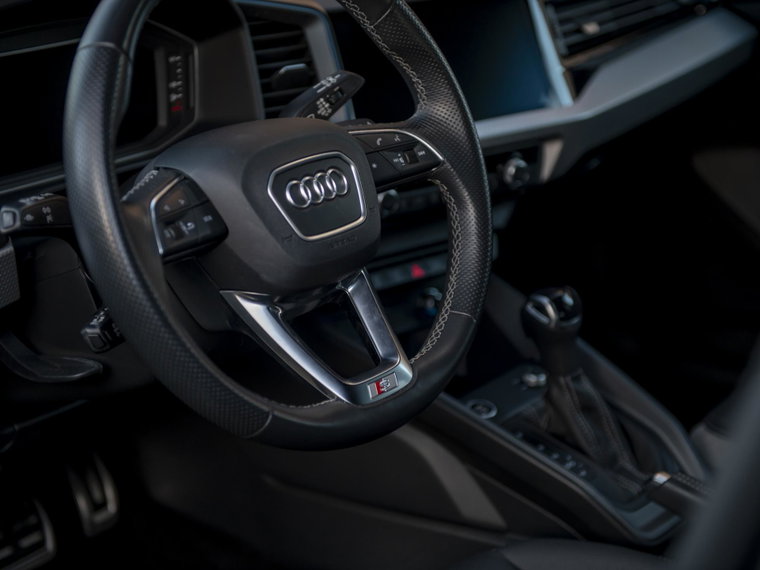 Vehicle Image 30