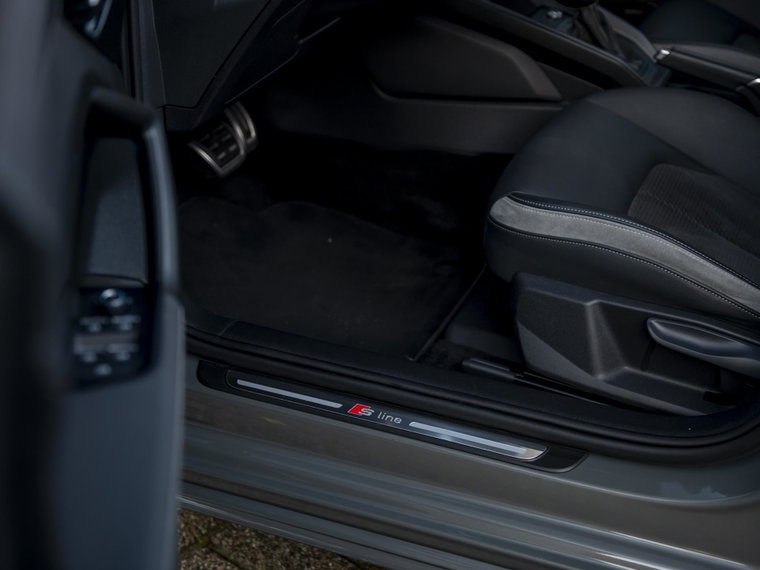 Vehicle Image 40