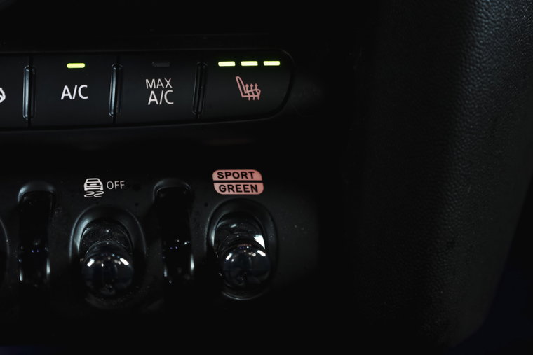 Vehicle Image 29