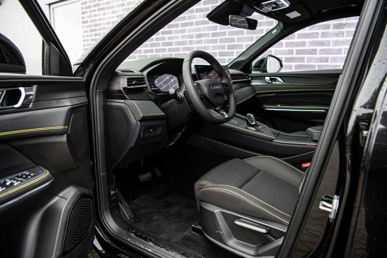 Vehicle Image 16