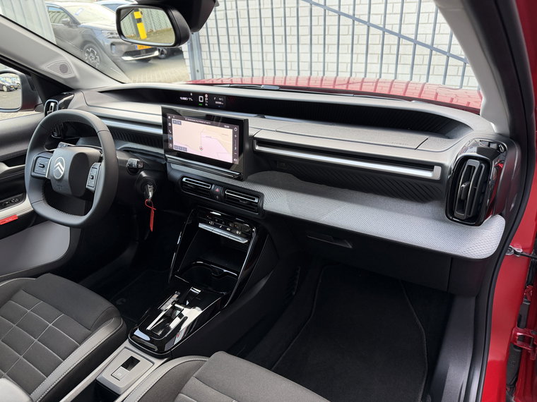 Vehicle Image 27