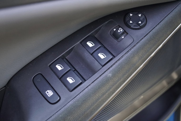 Vehicle Image 36