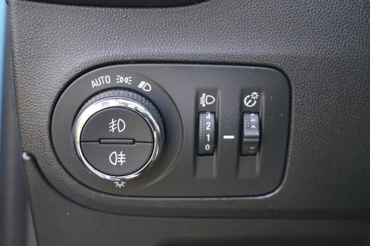 Vehicle Image 38