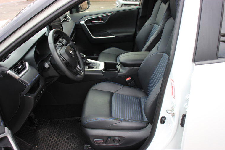 Vehicle Image 9