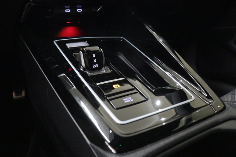 Vehicle Image 40