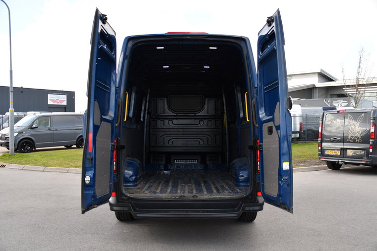 Vehicle Image 35