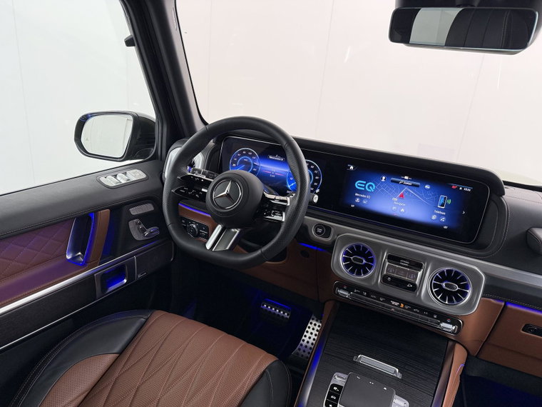 Vehicle Image 32