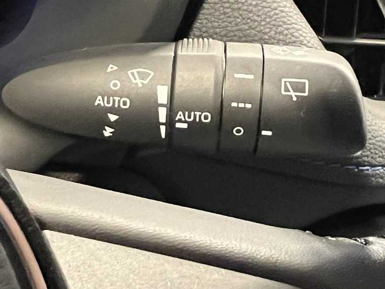 Vehicle Image 28