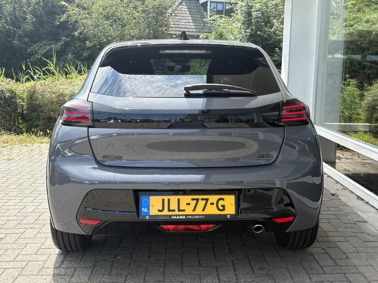 Vehicle Image 24