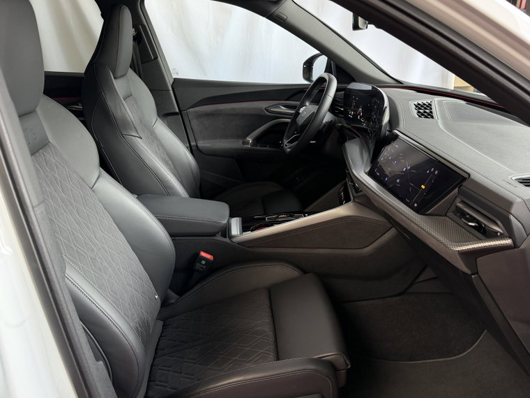 Vehicle Image 33